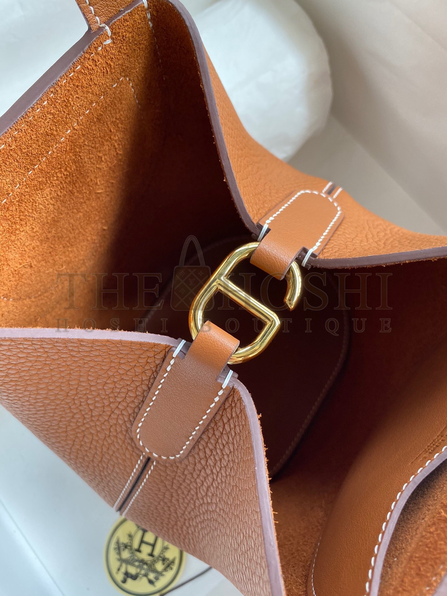 H**me5 In The Loop 18 Handmade Bag in Gold Clemence Leather Master Quality