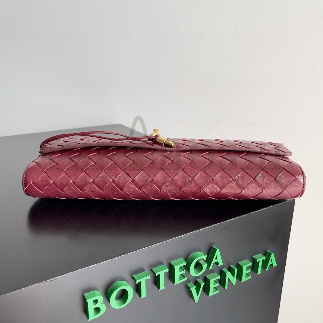 B0tt*ga Ven*ta Andiamo Clutch with Handle in Barolo Intrecciato Lambskin Master Quality
