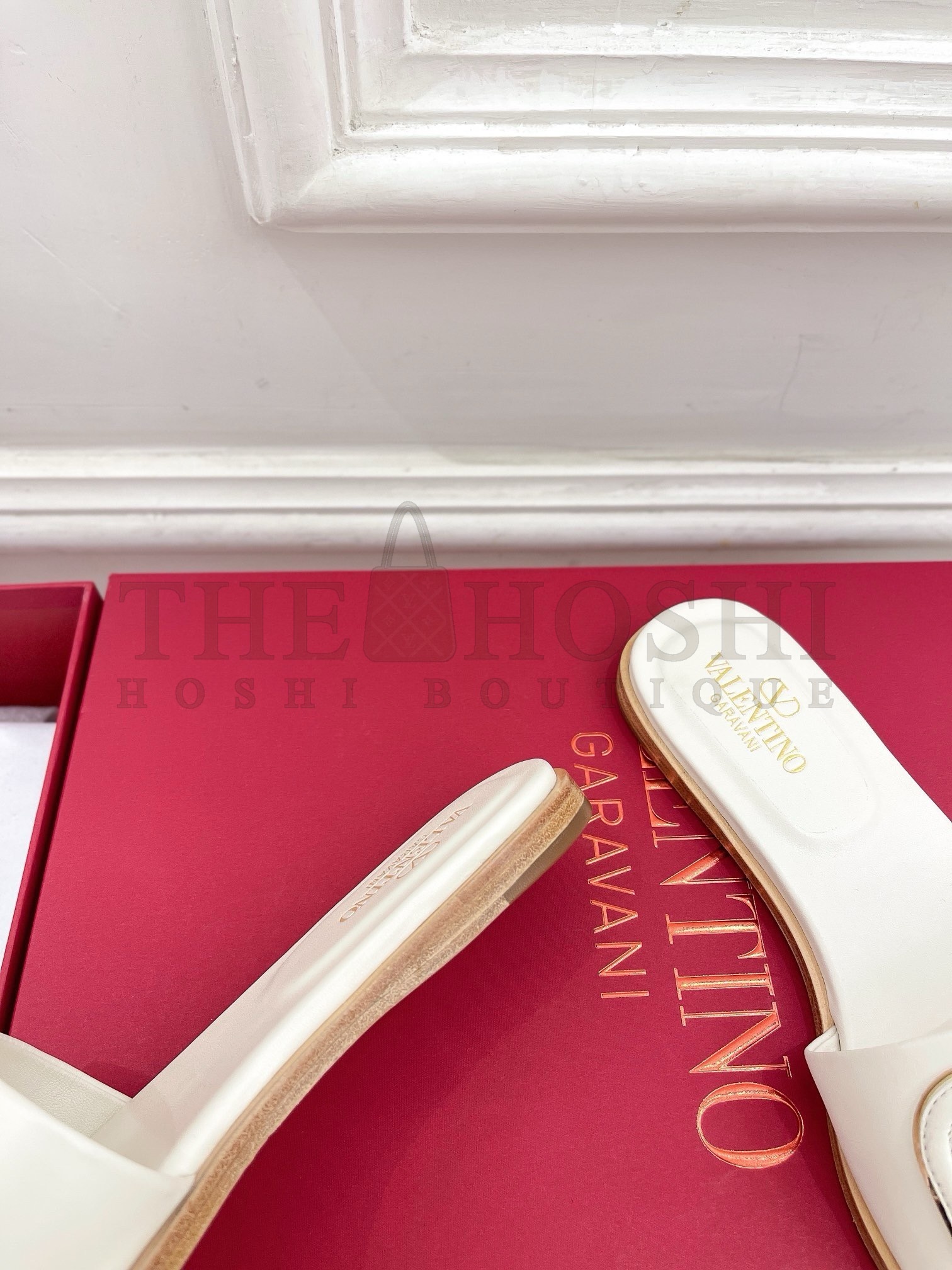 Va1e*ntin0 VLogo Cut-out Slide Sandals in White Leather Master Quality