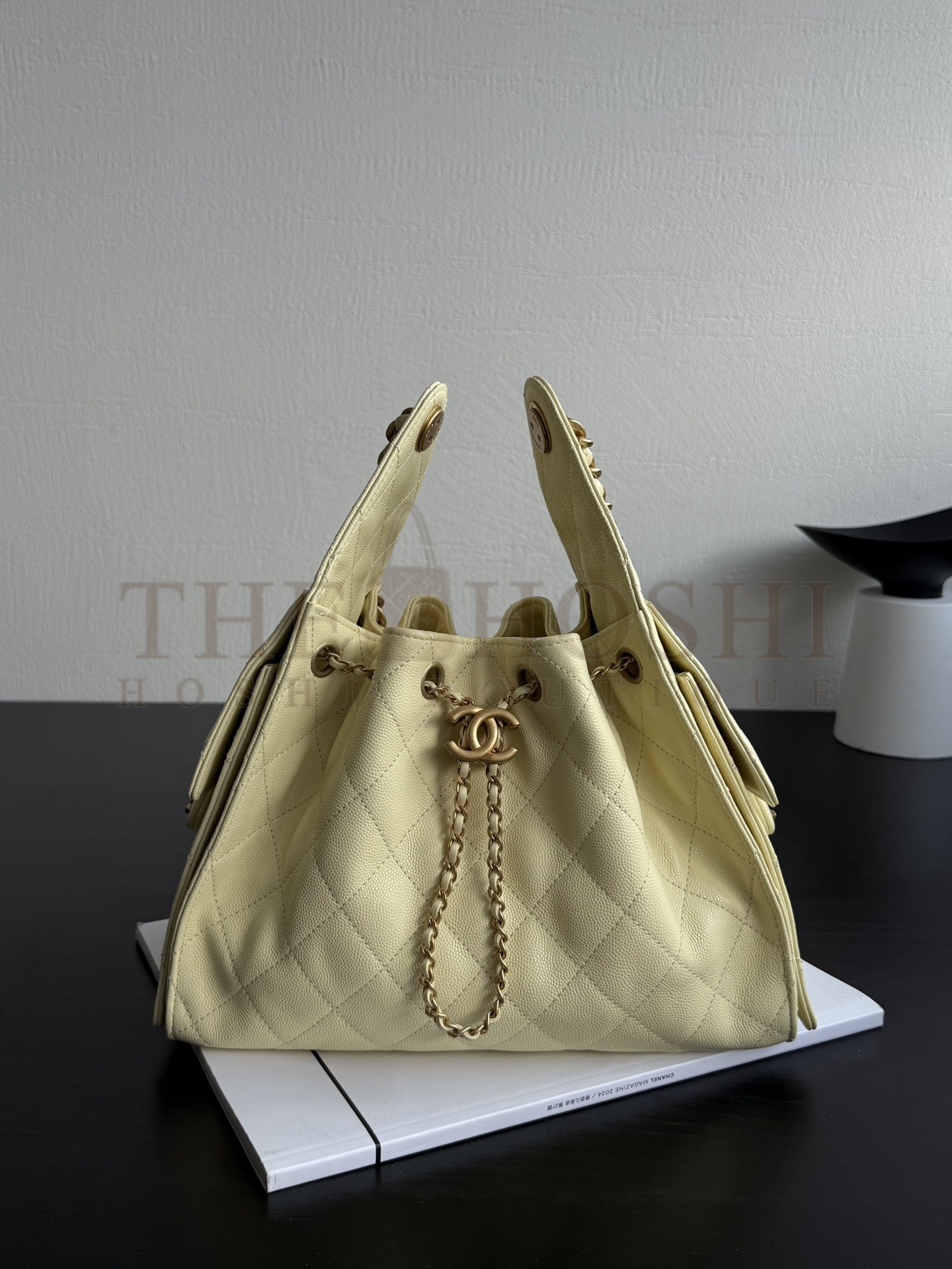 Ch**el 25C AS5293 Hobo Drawstring Bag Silver Caviar Leather with Gold Chain 30x26x14cm Master Quality