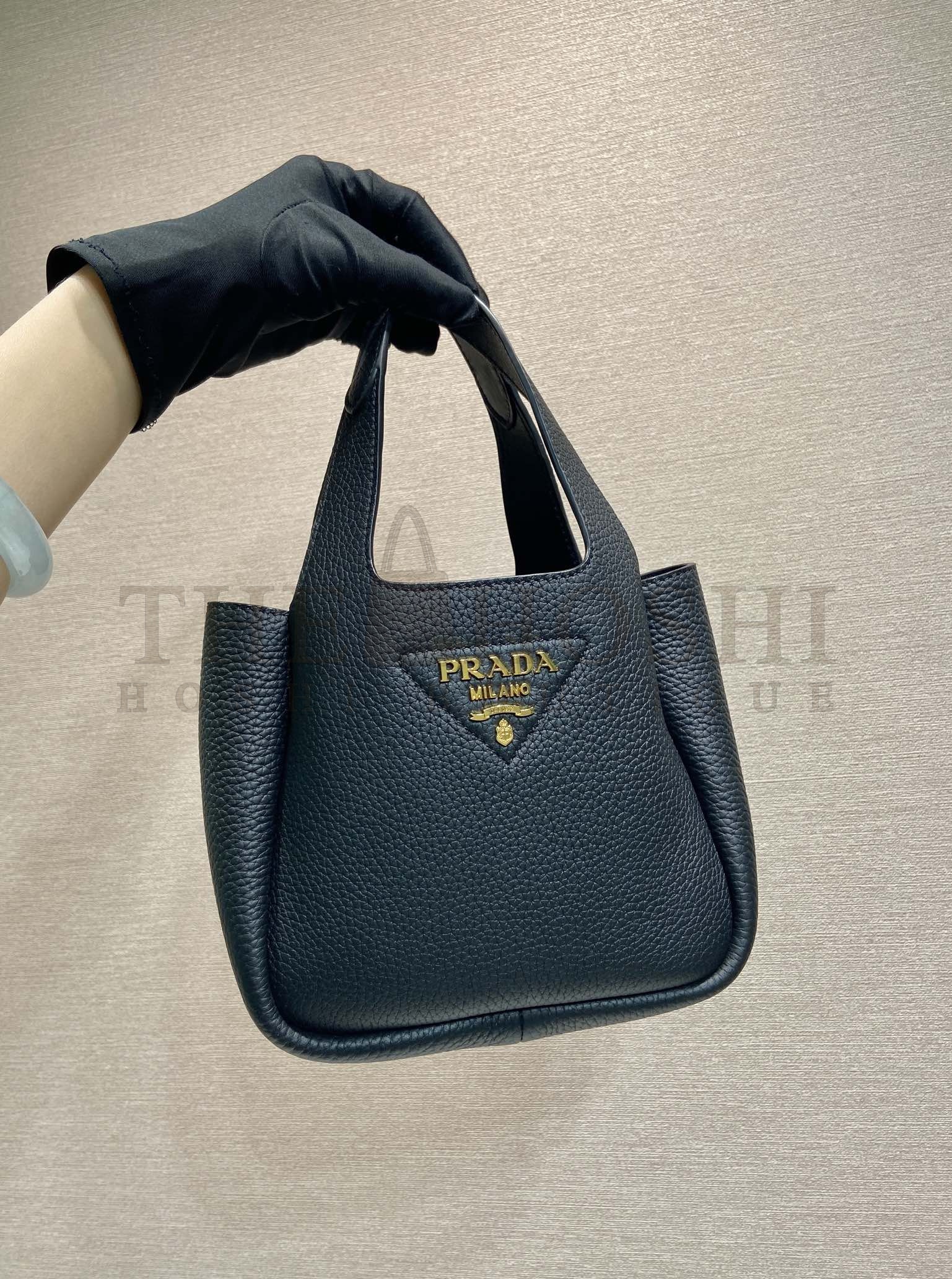Pra*a Mini 1BA349 Tote Bag – Black Deer-Grain Calfskin with Gold Hardware, 18 x 16 x 10 cm Master Quality