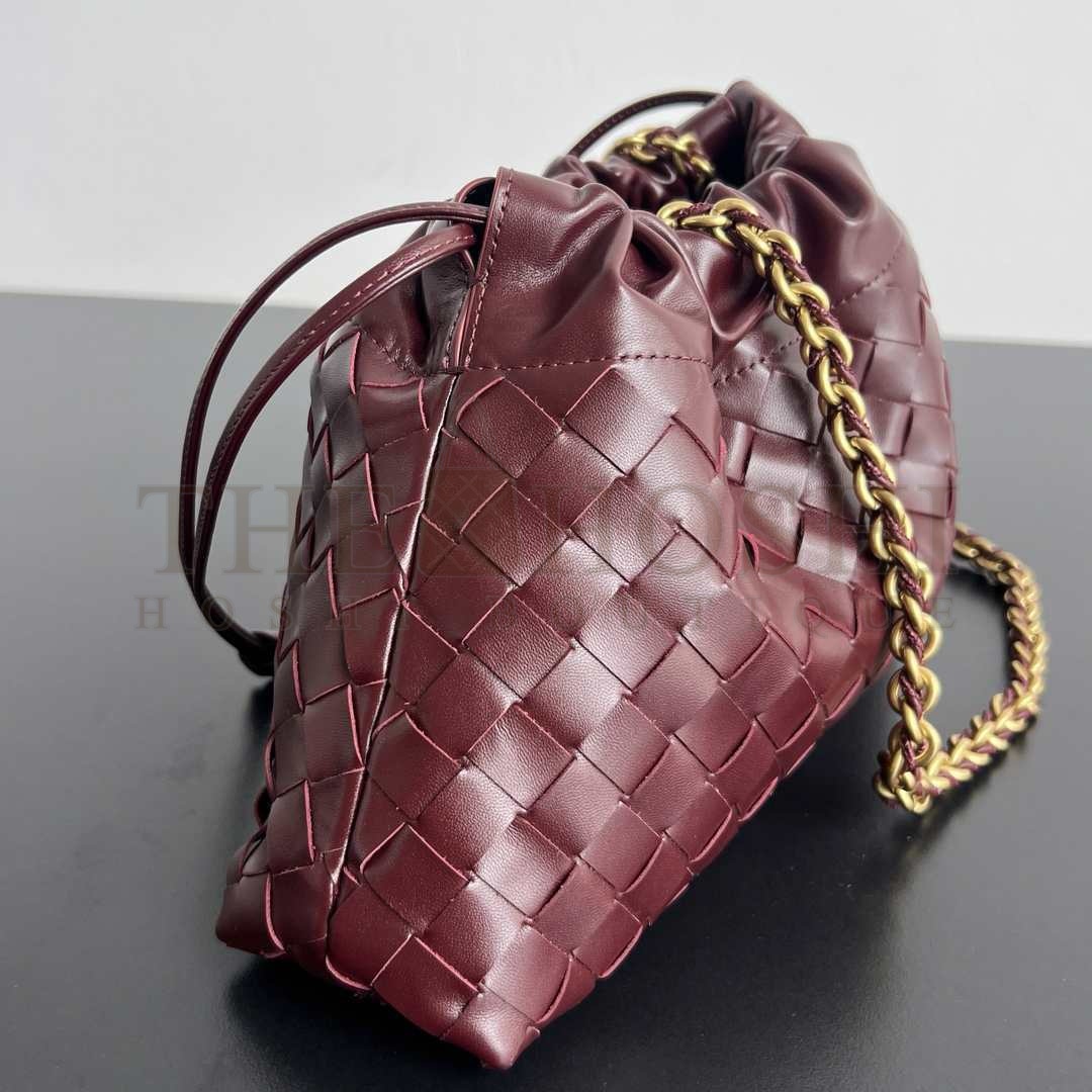 B0tt*ga Ven*ta bv Dustbag Notte Burgundy Intrecciato Leather Pouch Bag with Gold Chain Strap Luxury Crossbody Bag Master Quality