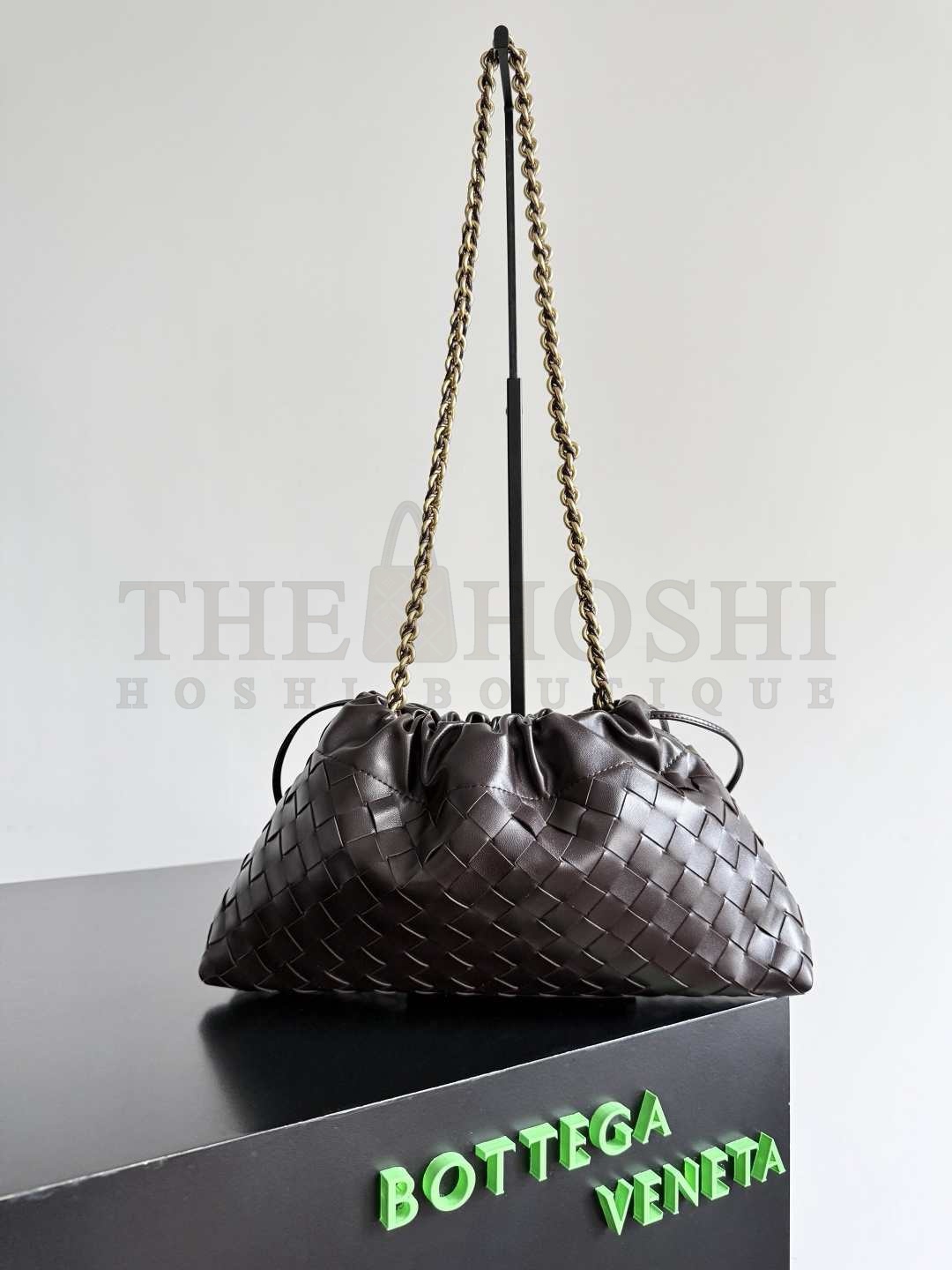 B0tt*ga Ven*ta bv Dustbag Notte Intrecciato Leather Pouch Bag with Gold Chain Strap Luxury Crossbody Bag Master Quality