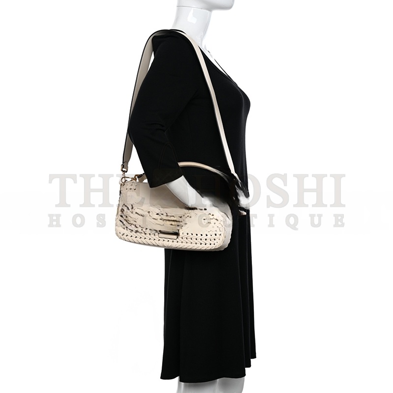 F**di VITELLO KING CEYLON WOVEN BAGUETTE WHITE ICE  (29*15*7cm) Master Quality