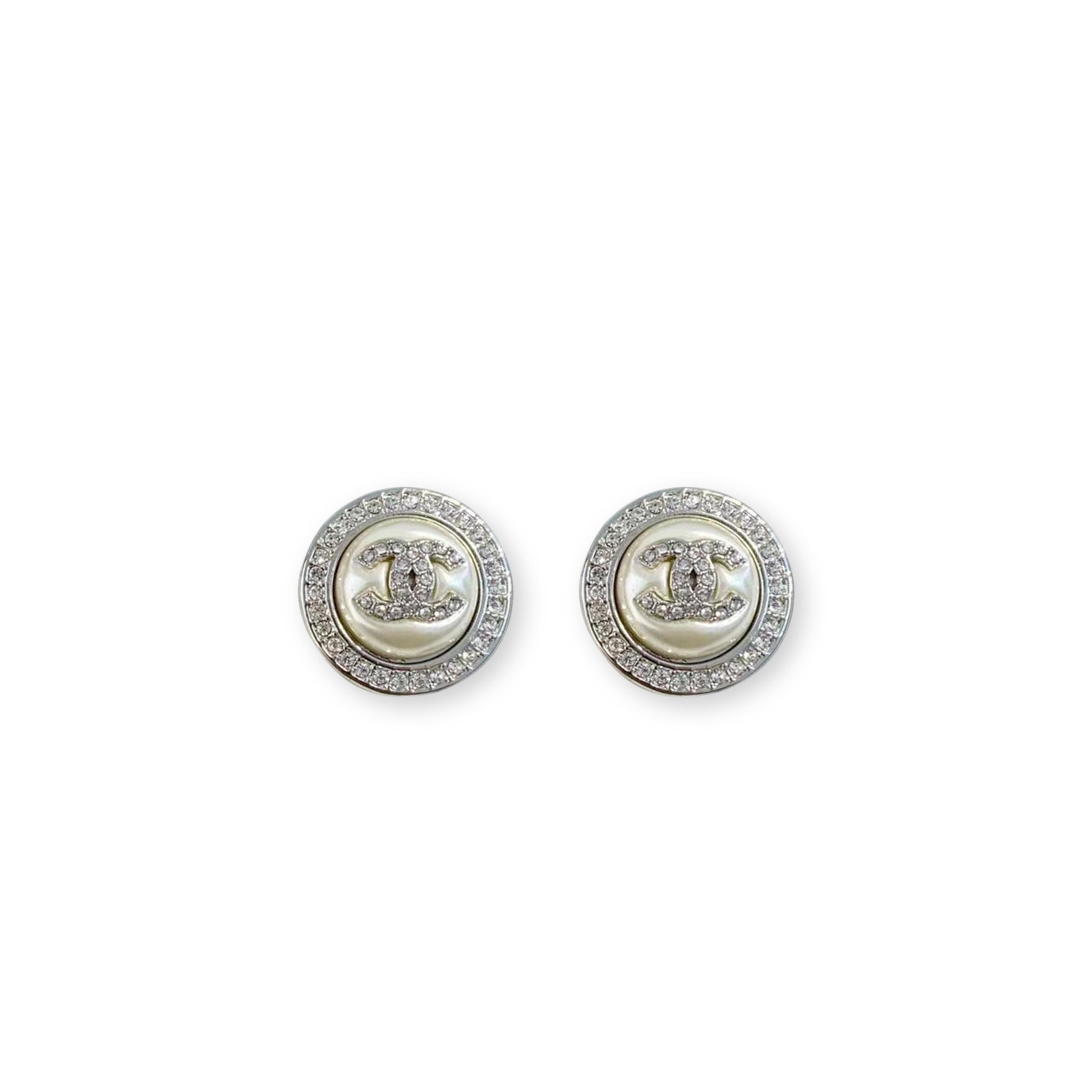 Ch**el CC PEARL CRYSTAL ROUND STUD EARRINGS 300147 Master Quality