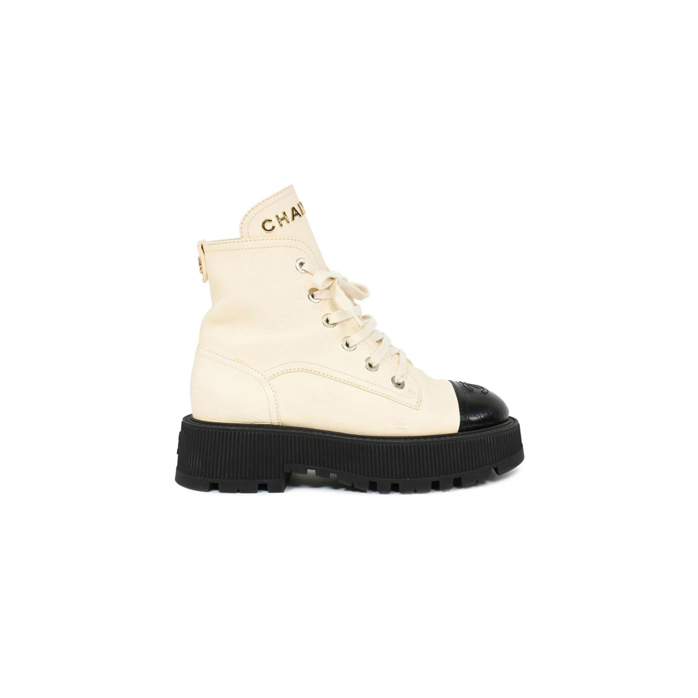 Ch**el CREAM AND BLACK LEATHER CAP-TOE LOGO COMBAT BOOTS WS8385 Master Quality