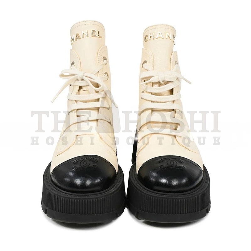 Ch**el CREAM AND BLACK LEATHER CAP-TOE LOGO COMBAT BOOTS WS8385 Master Quality