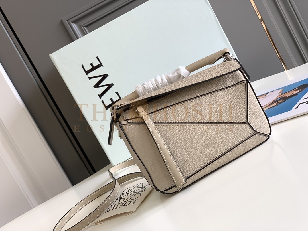 L0ew* LW Puzzle Mini Leather Bag 061838F540 18×12.5×8 cm